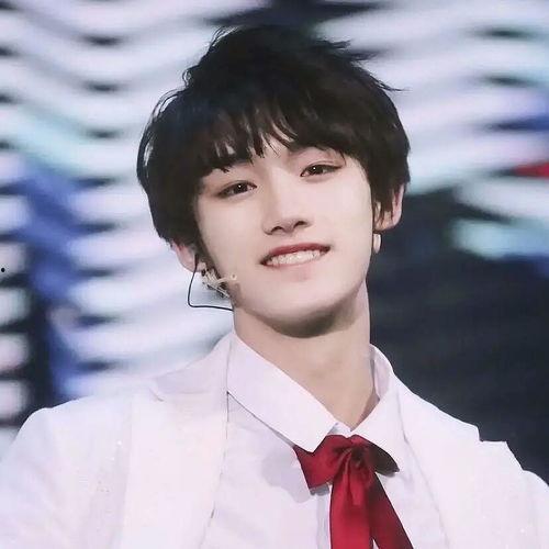 丁程鑫恋情爆料最新图片,甜蜜瞬间引网友热议！”